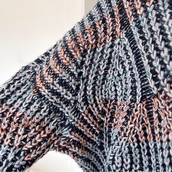 Knox Rose Blue Multicolor Crochet Pullover - Picture 4 of 8